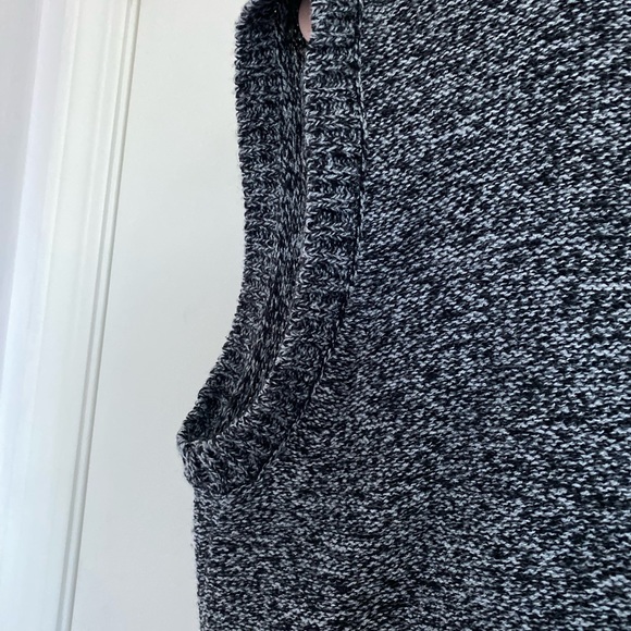 Black Tape_ Cable Knit Grey Sleeveless Vest Top - Picture 11 of 11